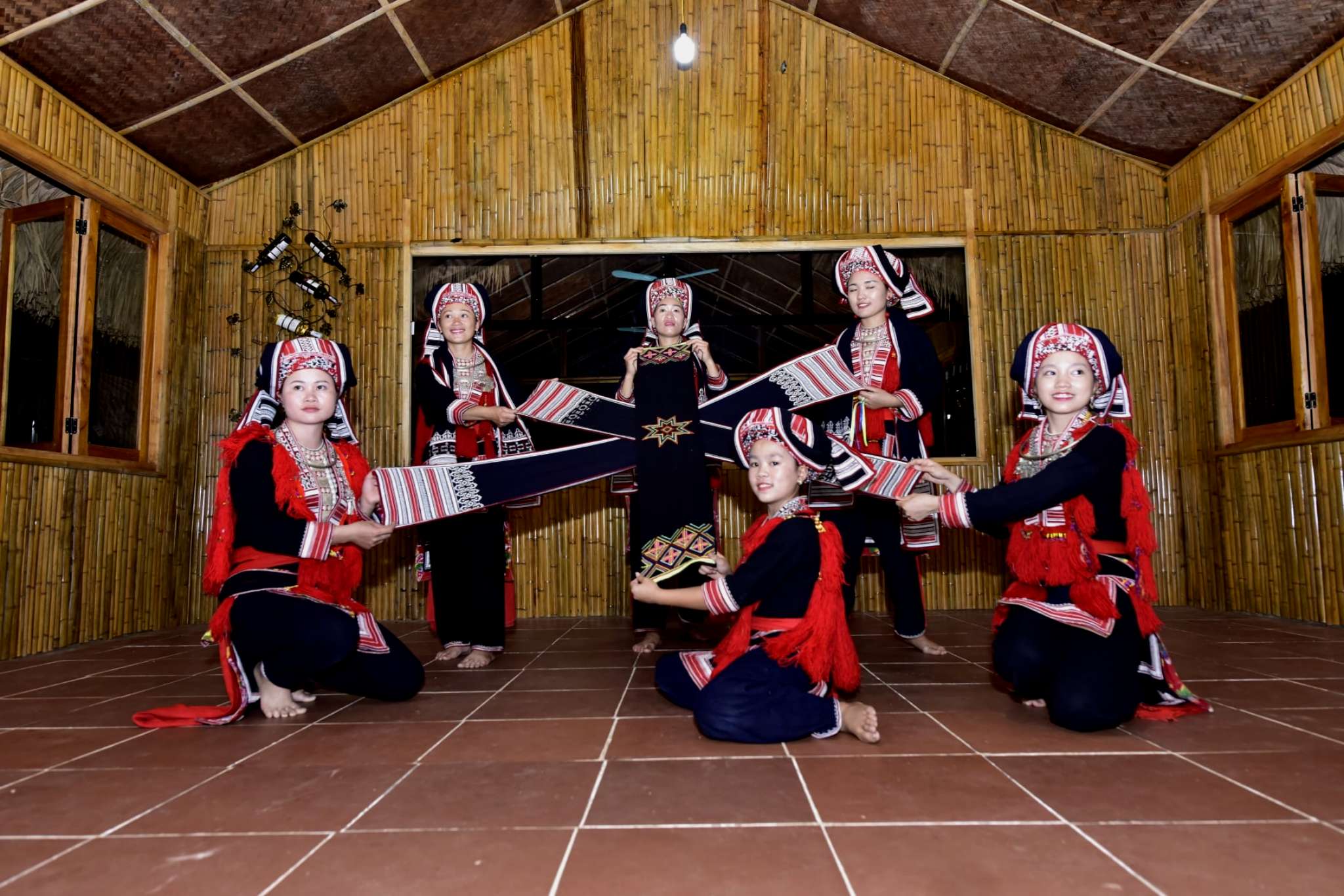 Biểu diễn văn nghệ tại Hoàng Su Phì Lodge